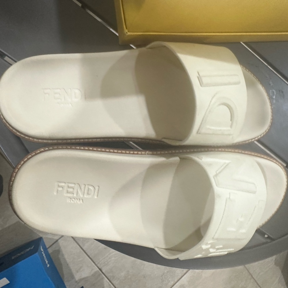 Fendi Logo Slides Spring 2019